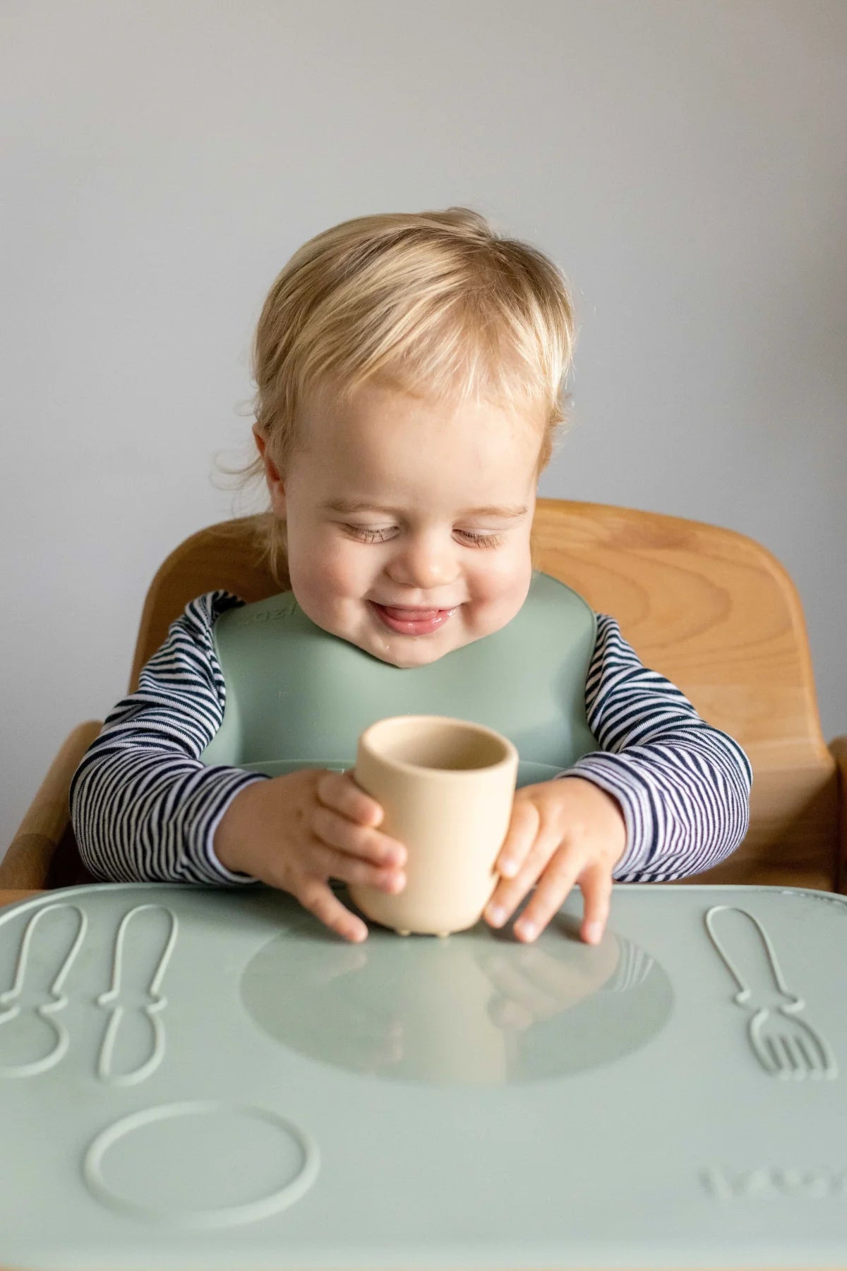 Zazi Clever Bib Sage