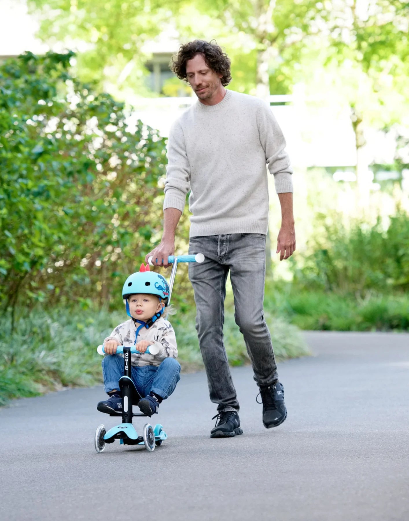 Micro Scooter Mini2Grow Deluxe Magic LED Scooter Blue