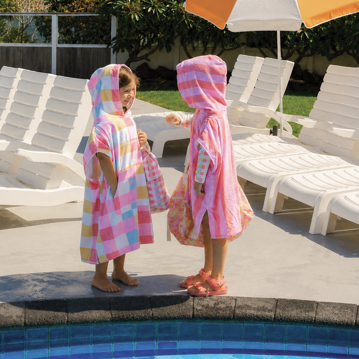 Crywolf Hooded Towel Flamingo Stripe