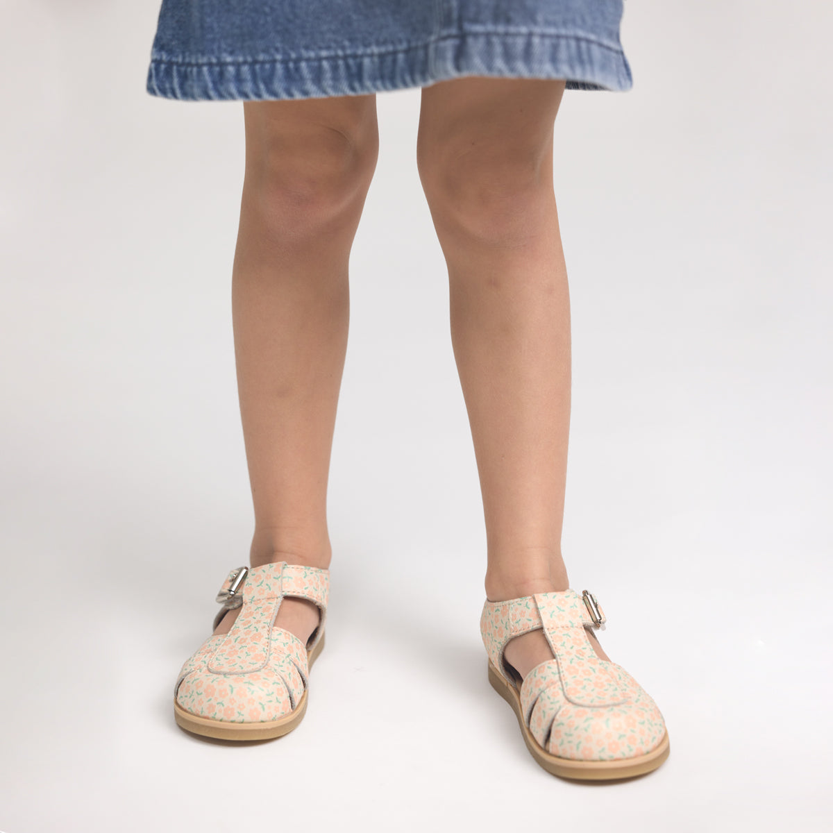 Pretty Brave Child Sandal Maggie Peach Meadow